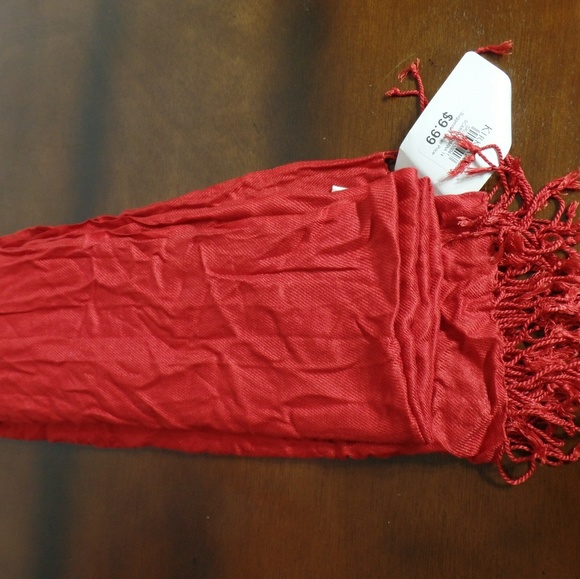 Lot 3 scarfs- - Picture 1 of 8